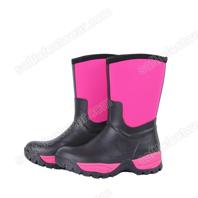 Childrens Neoprene Rain Boots in Winte.jpg